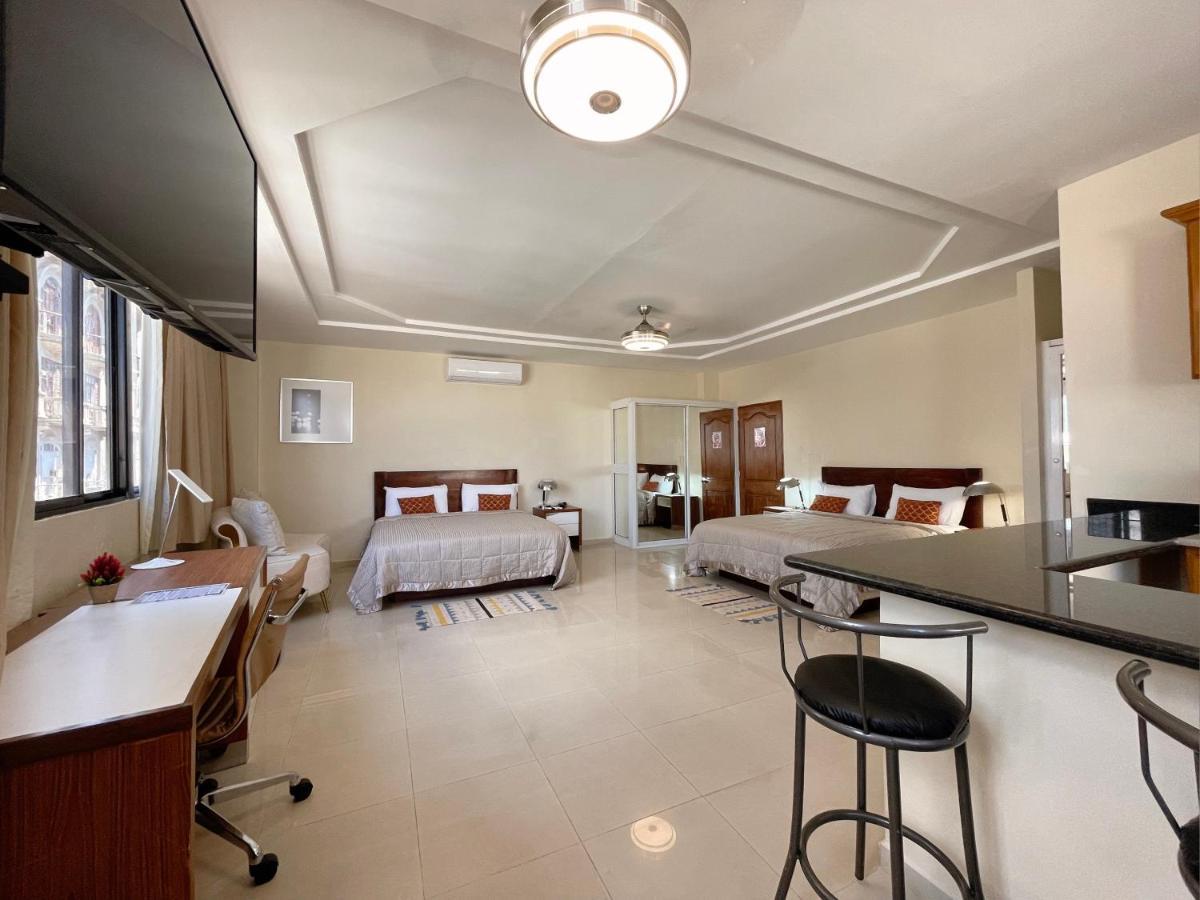 Hotel Libertad At Historic Main Street Санто-Доминго Экстерьер фото