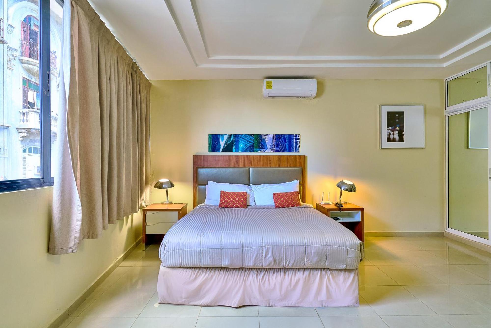 Hotel Libertad At Historic Main Street Санто-Доминго Экстерьер фото